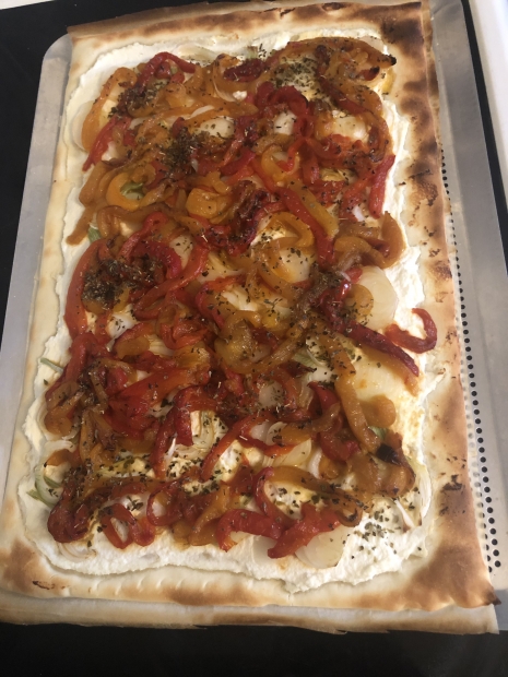 image de la recette Pizza à la ricotta et aux poivrons grillés
