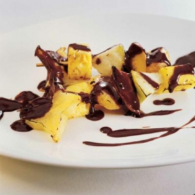 image de la recette Brochettes de fruits nappés de chocolat