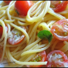 image de la recette Spaghettis aux tomates cerises, ail et zestes de citron