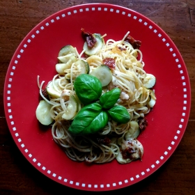 image de la recette Spaghetti courgettes tomates séchées