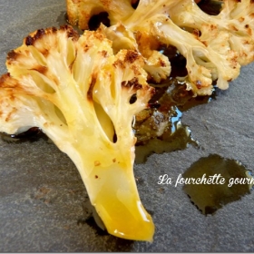 image de la recette Chou-fleur grillé sauce beurre citron