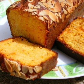 image de la recette Cake aux abricots, amandes et miel
